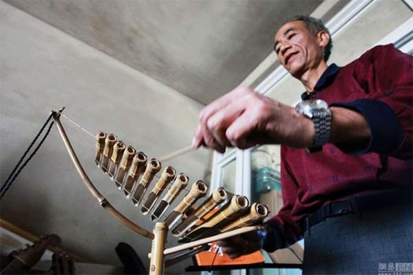 Cụ ông Trung Quốc chế 1.200 nhạc cụ từ rác thải 5