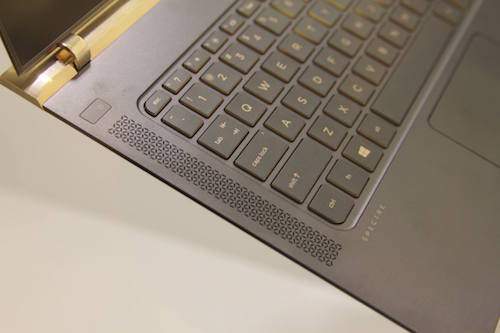 HP giới thiệu laptop mỏng nhất thế giới, giá 43 triệu đồng 10