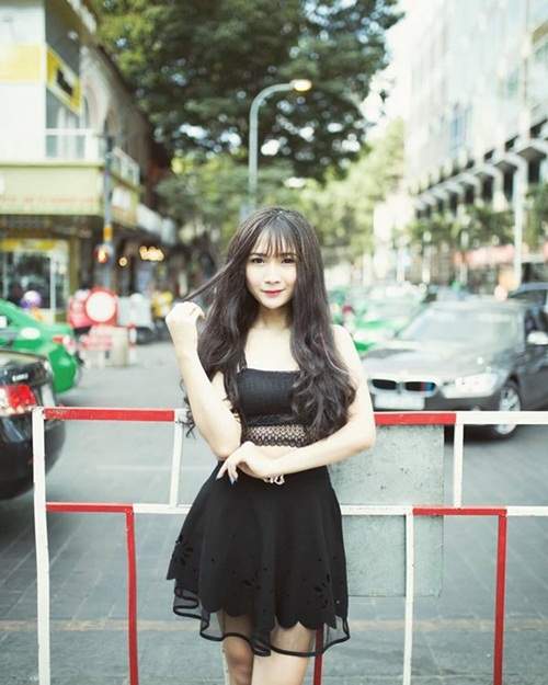 Ngọc Trinh: Hot girl chuyển giới 18 tuổi đẹp như Hương Giang Idol 3