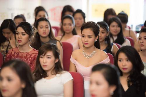 Dàn thiếu nữ xinh đẹp quy tụ ở sơ khảo Hoa hậu VN 14