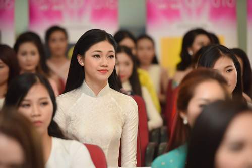 Dàn thiếu nữ xinh đẹp quy tụ ở sơ khảo Hoa hậu VN 3