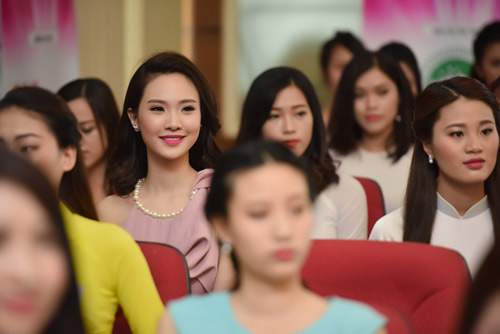 Dàn thiếu nữ xinh đẹp quy tụ ở sơ khảo Hoa hậu VN 12