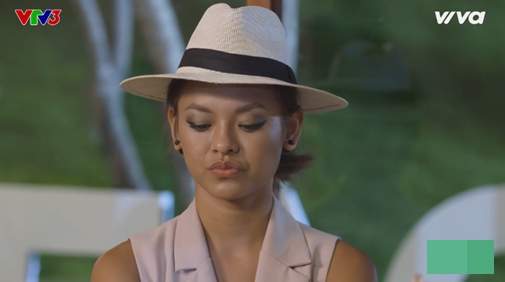 Loạt biểu cảm khiến Quỳnh Mai "siêu vòng 3" bị ghét 14