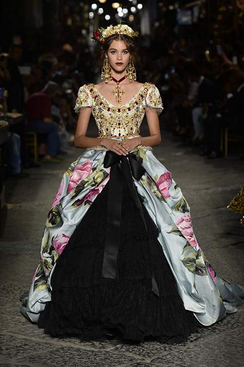 Dolce & Gabbana mở tiệc thời trang với cầu thủ và hoa hậu 21