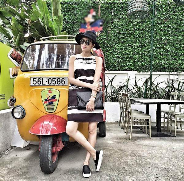 Thời trang sao Việt tuần qua: Ngọc Trinh, Elly Trần khiến fan bỏng mắt 21