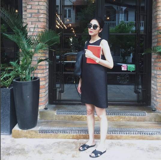 Thời trang sao Việt tuần qua: Ngọc Trinh, Elly Trần khiến fan bỏng mắt 18