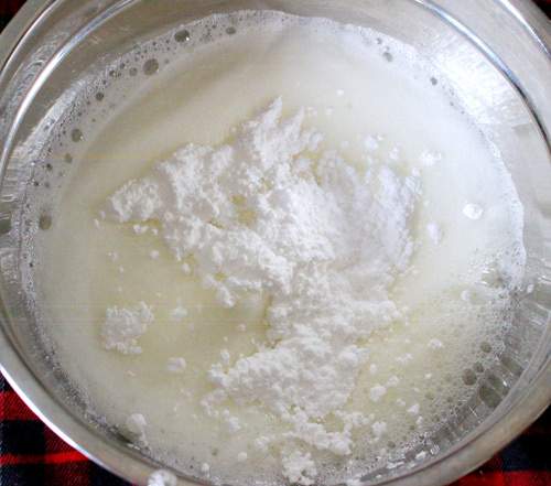 Cách làm bánh kem gà bông đẻ trứng sô cô la 3