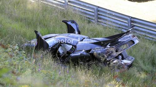 Koenigsegg One:1 giá 2 triệu đô tan tành tại Nürburgring 2