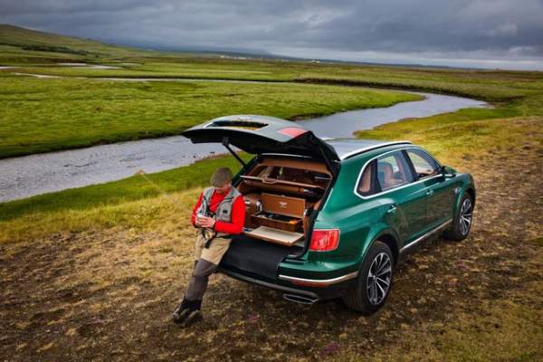 Bentley Bentayga Fly Fishing - Khi nhà giàu đi câu cá 8