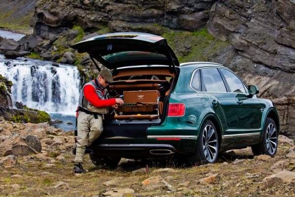 Bentley Bentayga Fly Fishing - Khi nhà giàu đi câu cá 3