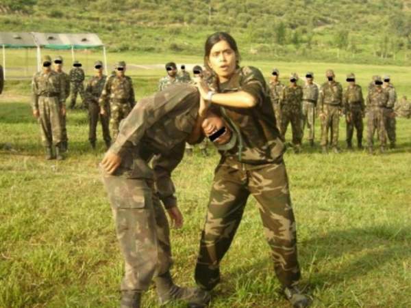 Tài nghệ của nữ huấn luyện biệt kích duy nhất Ấn Độ 2