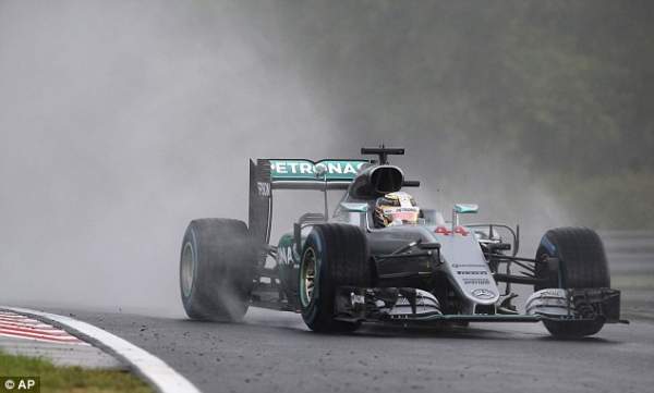 Nico Rosberg giành pole đầy kịch tính 10