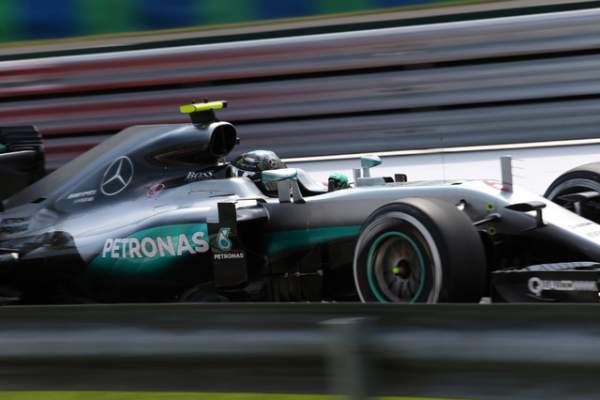 Nico Rosberg giành pole đầy kịch tính 9