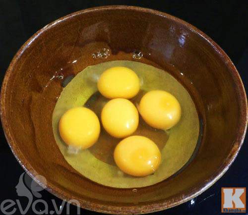 Trứng chiên ngải cứu đơn giản mà bổ dưỡng 12