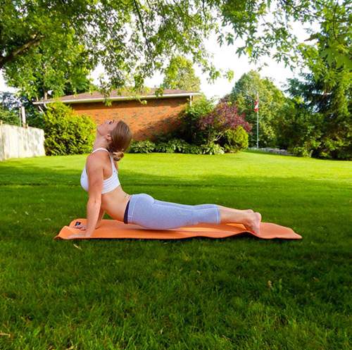 9 bài tập yoga vào buổi sáng giúp thân hình khỏe, đẹp 3