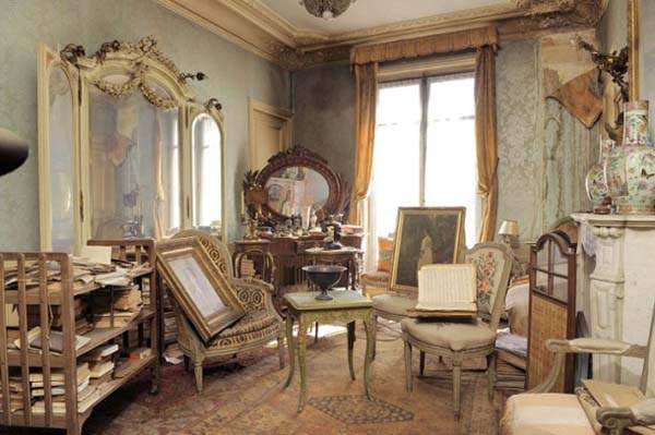 Bị bỏ hoang 70 năm, ngôi nhà Pháp cổ vẫn đẹp rực rỡ 3