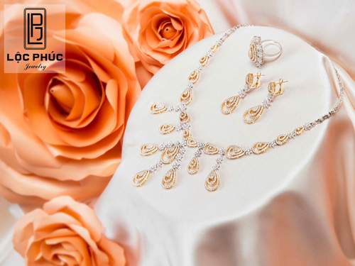 Mua nhẫn cưới Lộc Phúc Jewelry tại triển lãm Marry Wedding Day 2016 giảm ngay 10%. 18