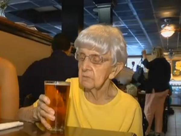 Mỹ: Sống lâu trăm tuổi nhờ uống bia mỗi ngày 3