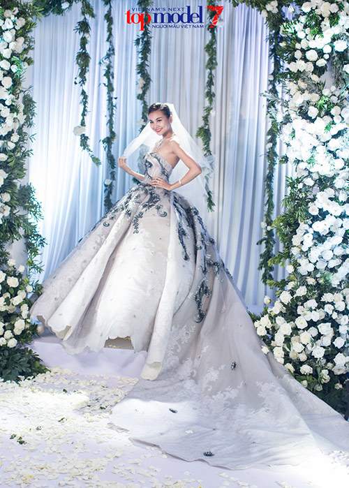 Next Top Model: Thanh Hằng diện váy cưới gần 1 tỷ đồng 18