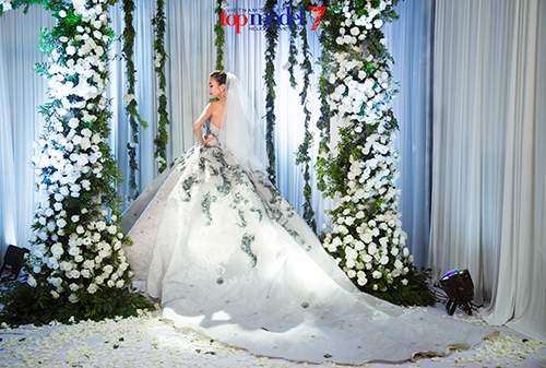 Next Top Model: Thanh Hằng diện váy cưới gần 1 tỷ đồng 12