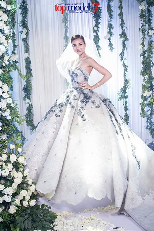 Next Top Model: Thanh Hằng diện váy cưới gần 1 tỷ đồng 6