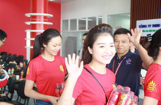 Top 25 thí sinh “Hoa khôi sinh viên Hà Nội” thăm nhà máy Number 1 Hà Nam 6