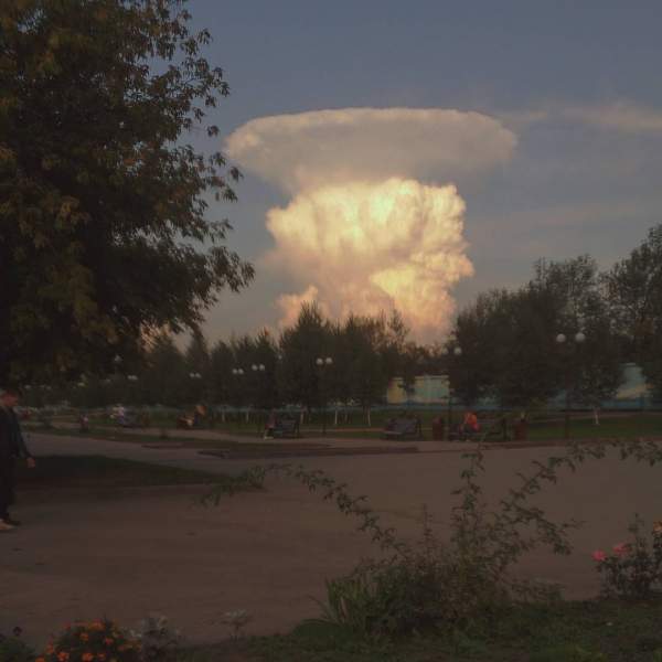 Đây là đám mây hay một vụ nổ hạt nhân? 4