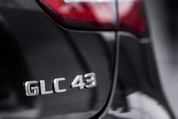 Mercedes bổ sung phiên bản GLC 43 4MATIC Coupe 10