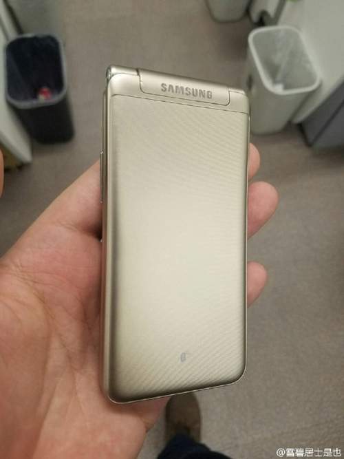Trên tay smartphone nắp gập Galaxy Folder 2 sắp ra mắt 7
