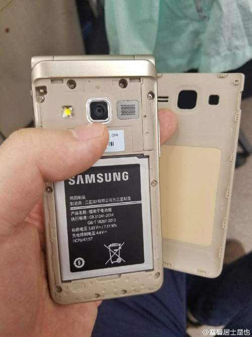 Trên tay smartphone nắp gập Galaxy Folder 2 sắp ra mắt 8