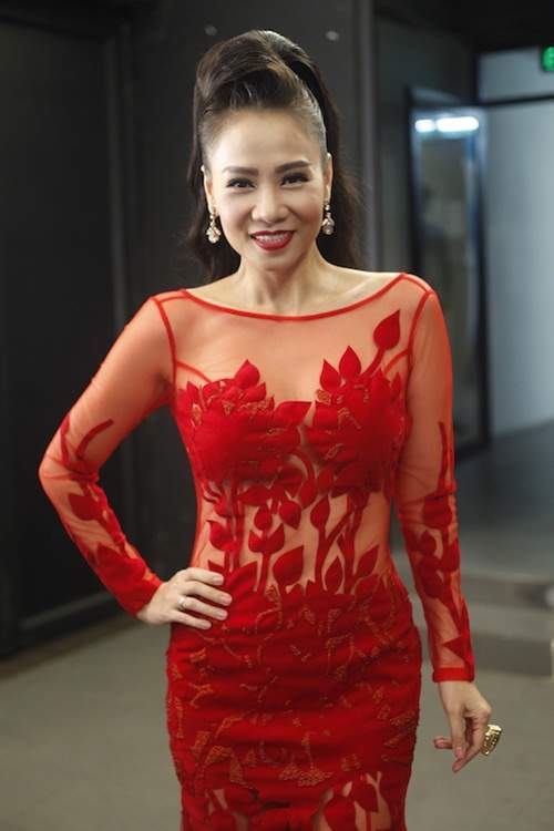 Vietnam Idol: Thu Minh diện váy lộng lẫy, bất ngờ hát tặng khán giả 3