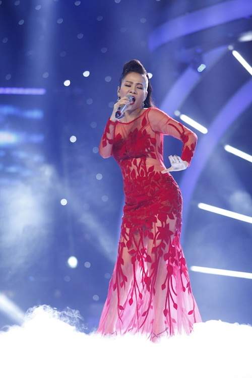 Vietnam Idol: Thu Minh diện váy lộng lẫy, bất ngờ hát tặng khán giả 18