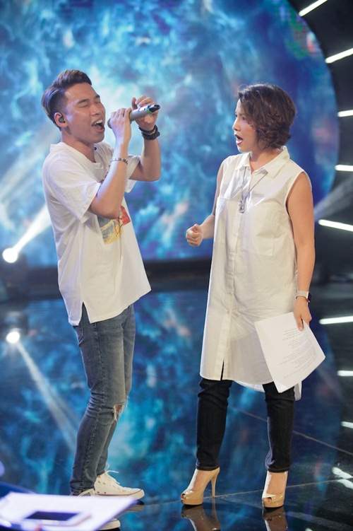 Diva Mỹ Linh xinh đẹp đi dạy hát cho thí sinh Vietnam Idol 33