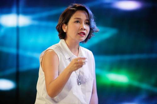Diva Mỹ Linh xinh đẹp đi dạy hát cho thí sinh Vietnam Idol 12