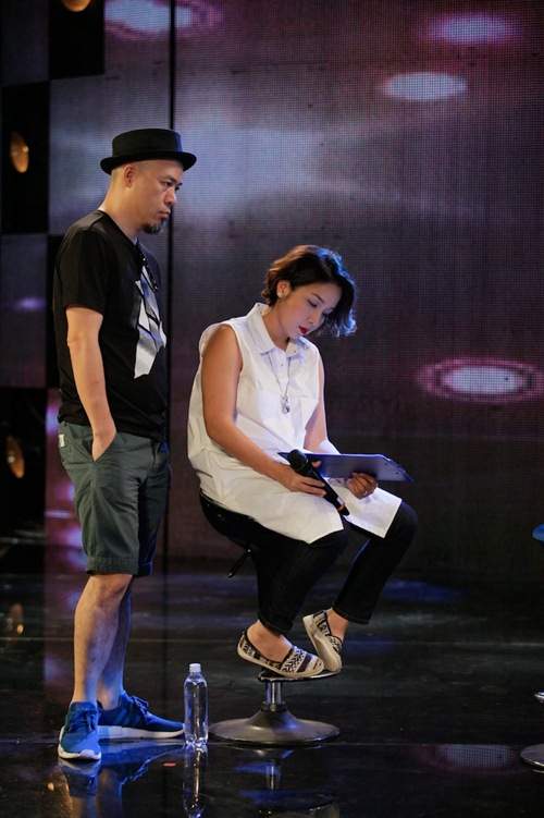 Diva Mỹ Linh xinh đẹp đi dạy hát cho thí sinh Vietnam Idol 51