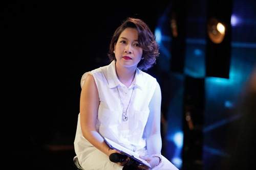 Diva Mỹ Linh xinh đẹp đi dạy hát cho thí sinh Vietnam Idol 18