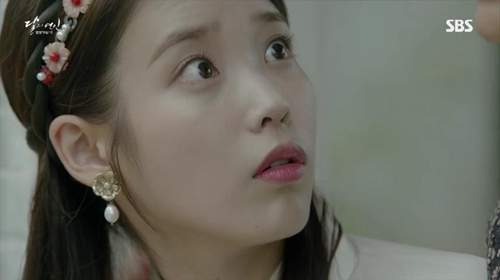 "Người tình ánh trăng" tập 5: Diện mạo mới của Lee Jun Ki khiến IU ngỡ ngàng 9