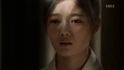 Mây họa ánh trăng tập 6: Park Bo Gum cứu Kim Yoo Jung khỏi kẻ cưỡng bức 15