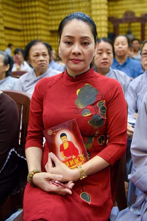Sao Việt làm lễ cầu an cho Minh Thuận đúng ngày sinh nhật 2