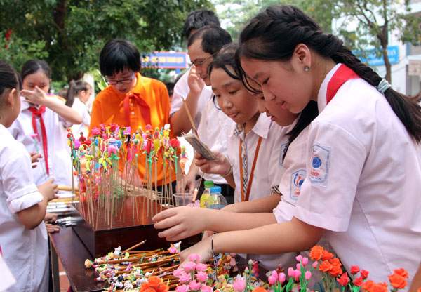 Ngày hội trung thu đậm chất truyền thống của học sinh Lomonoxop 4