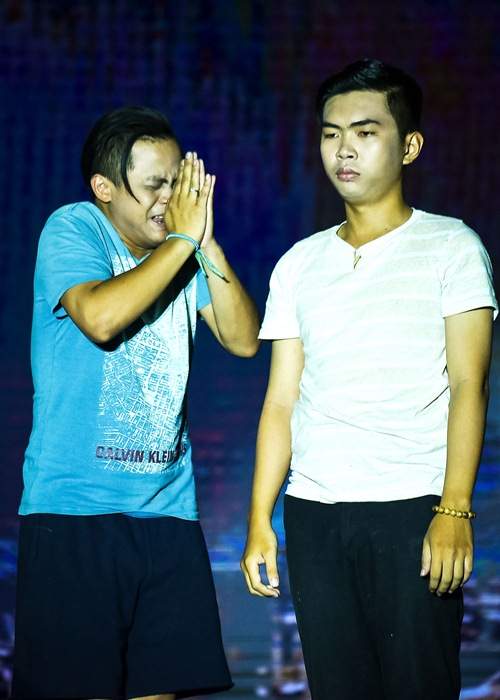 Làng Hài Mở Hội: Nghệ sĩ Kim Tử Long, Việt Hương rợn tóc gáy vì "Rừng tự sát" 33