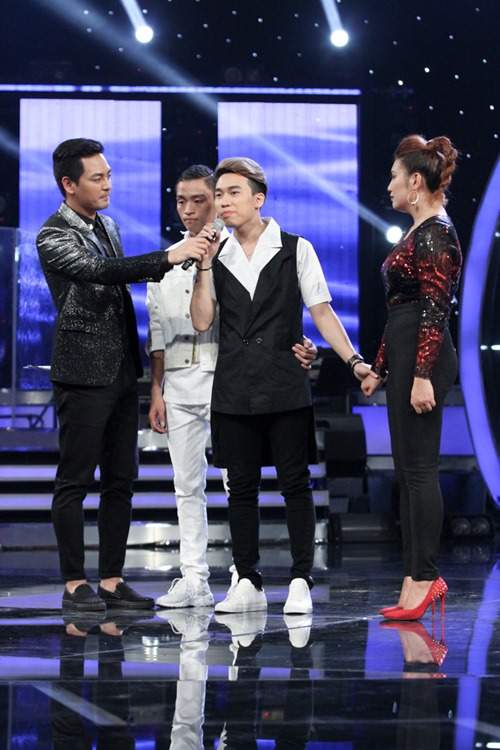 Huy Tuấn "tát" thí sinh VN Idol trên sóng truyền hình 12