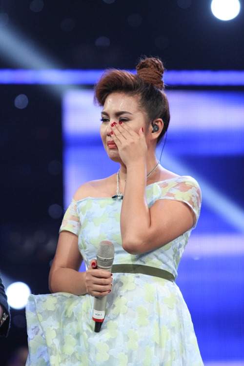 Huy Tuấn "tát" thí sinh VN Idol trên sóng truyền hình 8