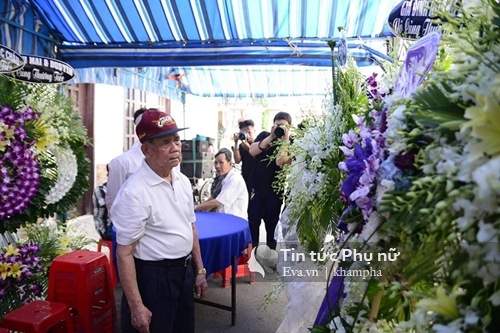 Sao Việt đẫm lệ trong lễ viếng Minh Thuận hôm nay 60