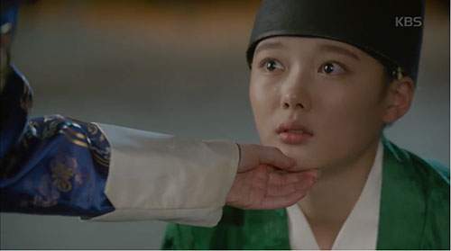 Mây họa ánh trăng tập 7: Park Bo Gum - Kim Yoo Jung hôn nhau đắm đuối 24