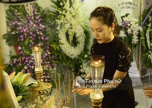 Sao Việt đẫm lệ trong lễ viếng Minh Thuận hôm nay 48
