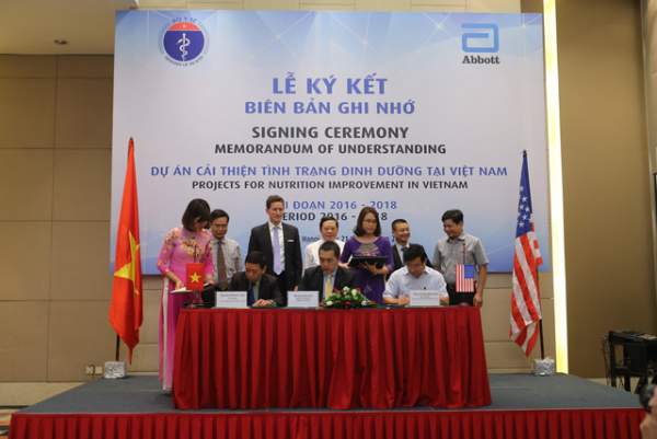 Bộ Y tế Việt Nam ký chương trình hợp tác hỗ trợ cải thiện dinh dưỡng với Abbott 2