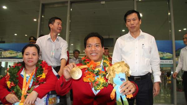 Đoàn thể thao Người khuyết tật Việt Nam về nước sau thành công tại Paralympic 4