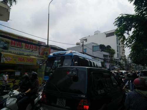 Hàng nghìn người xuống đường tiễn biệt Minh Thuận 8