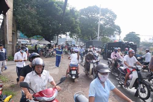Hàng nghìn người xuống đường tiễn biệt Minh Thuận 10